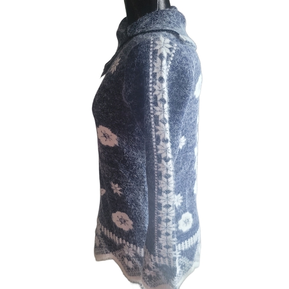Le Grenier Blue and White Eyelash Knit Split Turtleneck Sweater M - Picture 5 of 7